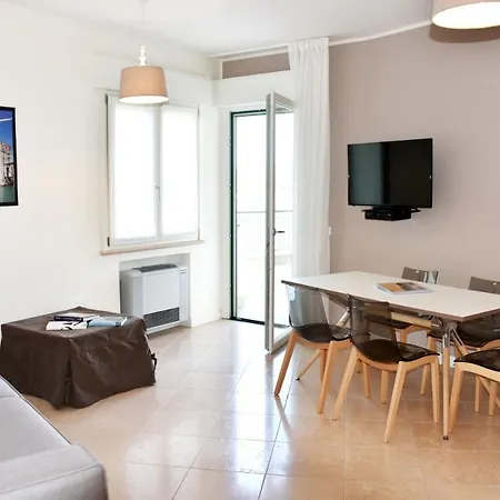 Aparthotel Residenza Miralago By Wonderful Italy 2*