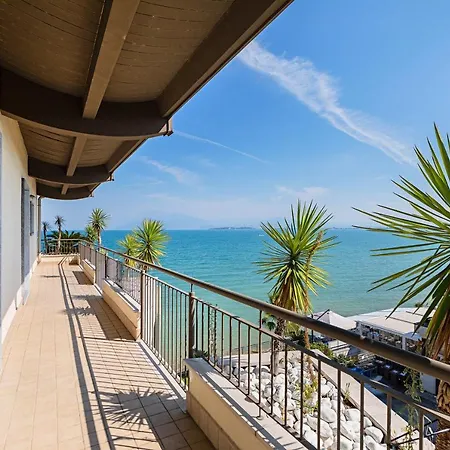 Residenza Miralago By Wonderful Italy Aparthotel 2*