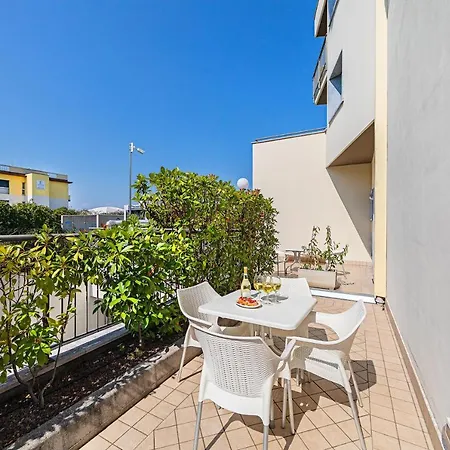 Aparthotel Residenza Miralago By Wonderful Italy 2*