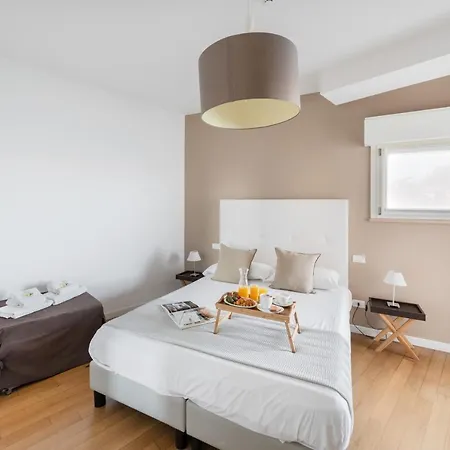 アパートホテル Residenza Miralago By Wonderful Italy