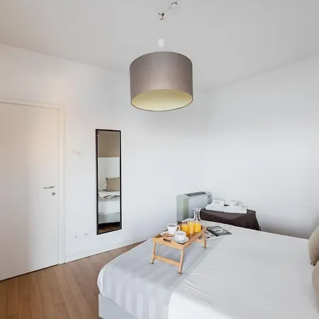 Residenza Miralago By Wonderful Italy アパートホテル デセンツァーノ・デル・ガルダ