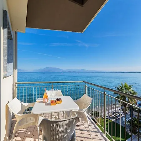 アパートホテル Residenza Miralago By Wonderful Italy 2*