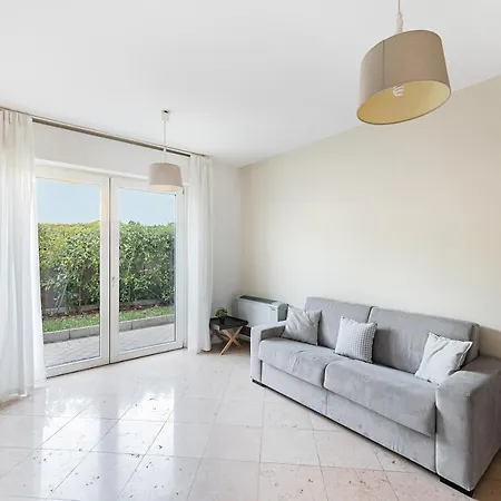 Residenza Miralago By Wonderful Italy デセンツァーノ・デル・ガルダ