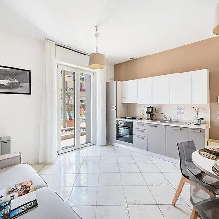 Residenza Miralago By Wonderful Italy 2* デセンツァーノ・デル・ガルダ