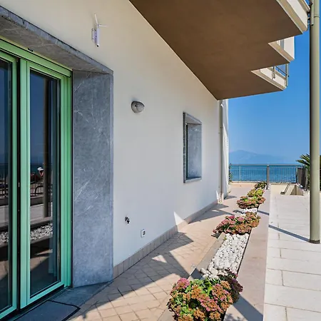 アパートホテル Residenza Miralago By Wonderful Italy 2*