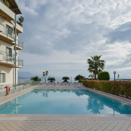 Residenza Miralago By Wonderful Italy アパートホテル