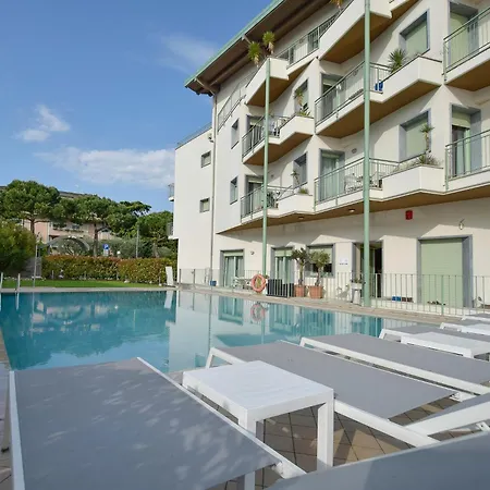 Residenza Miralago By Wonderful Italy アパートホテル 2*