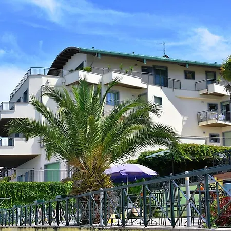 Aparthotel Residenza Miralago By Wonderful Italy 2*