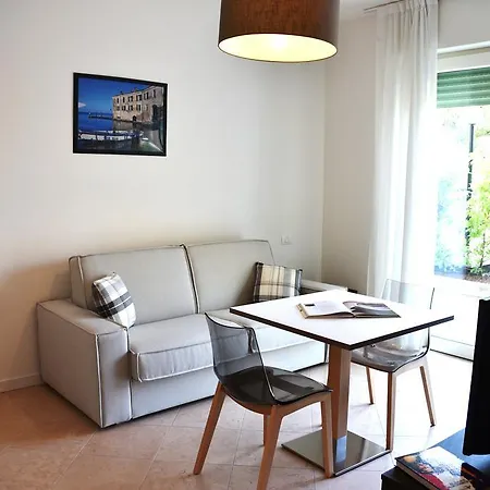 Residenza Miralago By Wonderful Italy Aparthotel 2*