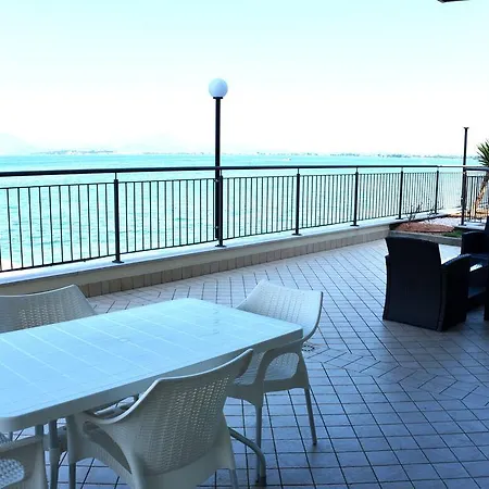 Residenza Miralago By Wonderful Italy Aparthotel 2*