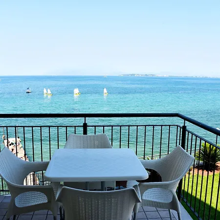 Residenza Miralago By Wonderful Italy 4* 데센자노델가르다